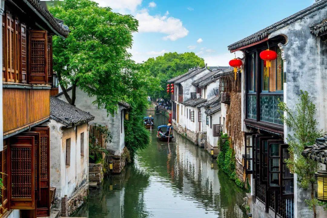 电脑关机自动重启，之后在控制面板中装“自动重启”前的对勾去掉电脑不重启了，可又出现蓝屏，这个怎么办呀游戏画面